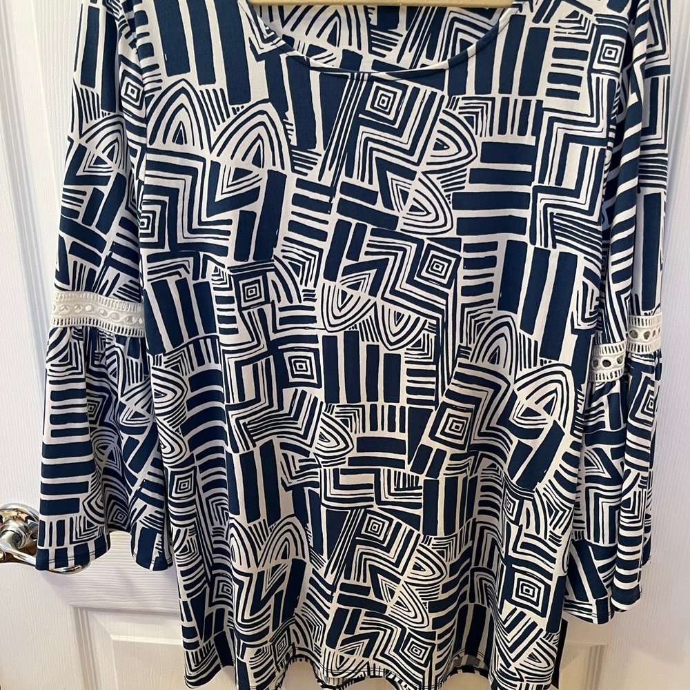 NWT Alfani beautiful print blouse Reduced!